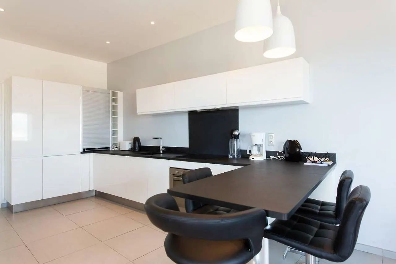 appartement 4 personnes vue mer remparts Antibes France